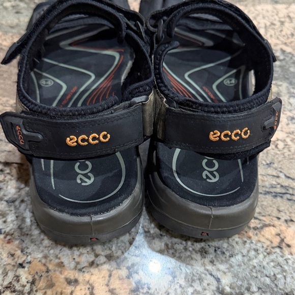 Ecco Black and Tan Men\'s Sandals